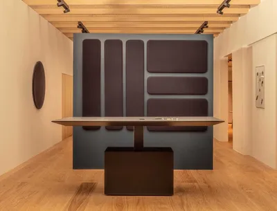 La table de réunion Grow avec en plateau bois électrifié et modulable pour entreprises à Marseille, Toulon et toute la région PACA