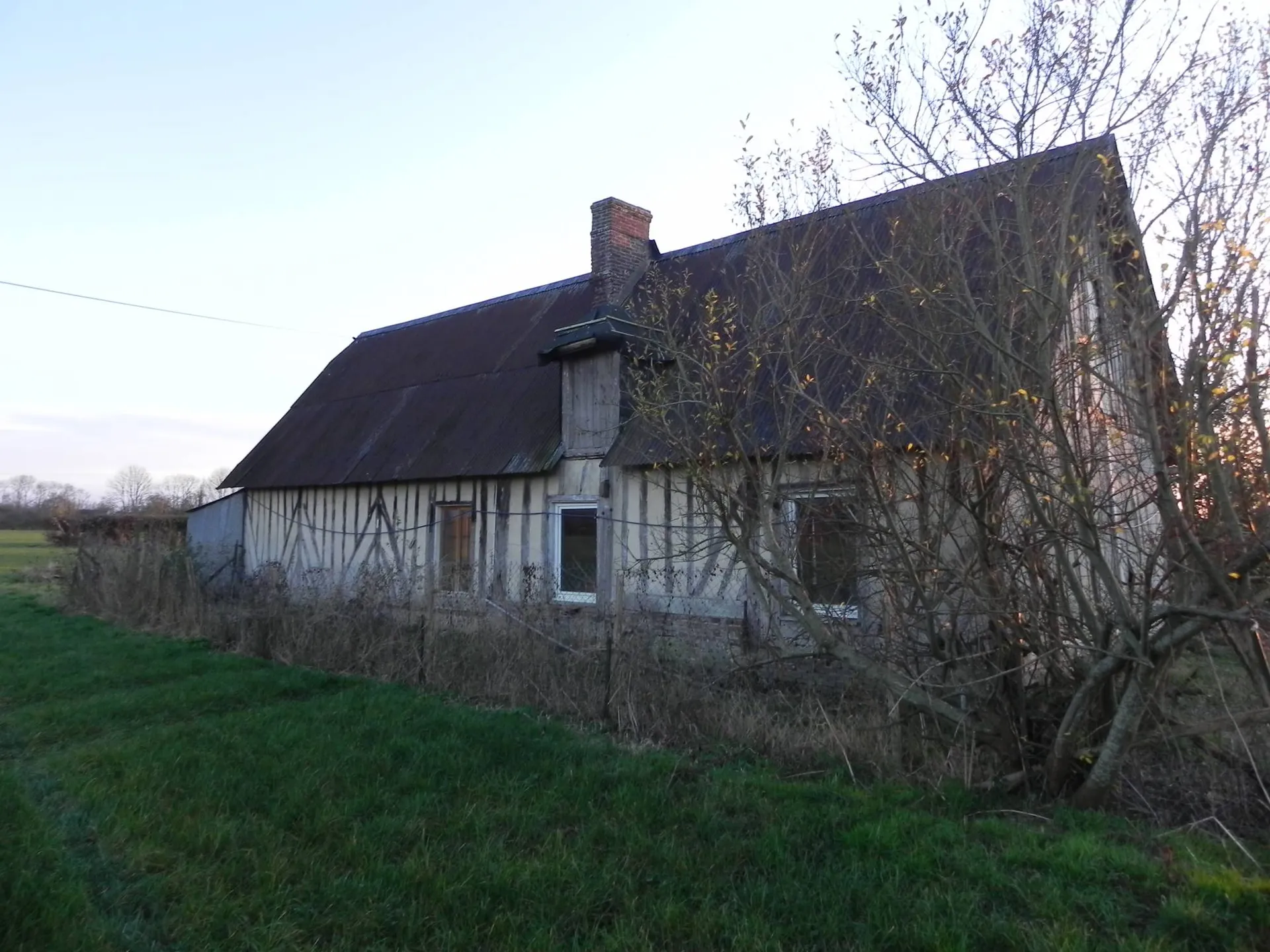 CALVADOS (14) - SUD PAYS D'AUGE - Région LIVAROT : Propriété avec 19 ha de terrain agricole
