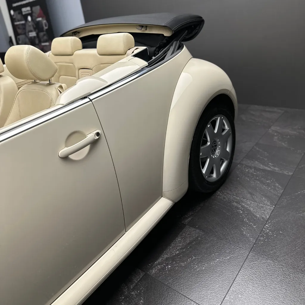 Rénovation intérieure complète d'une Volkswagen New Beetle Le Mans (72)
