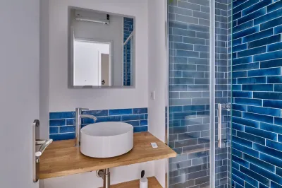 Salle d'eau moderne avec zellige pour un T1 bis à Bordeaux