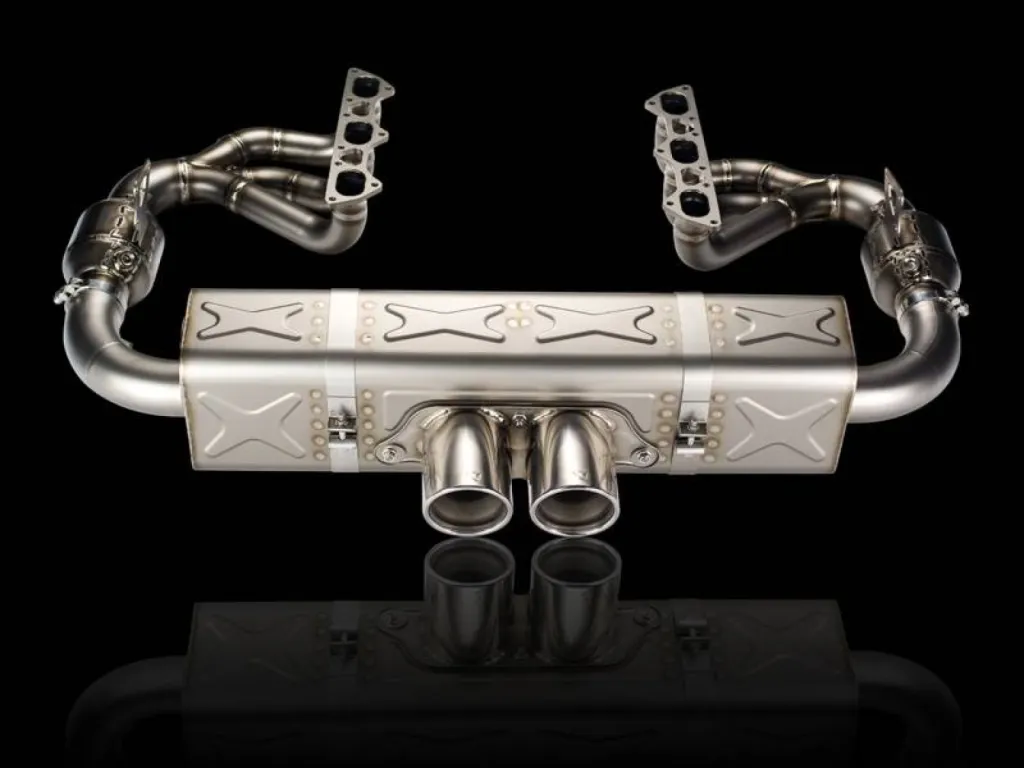 Montage échappement pour Supercars