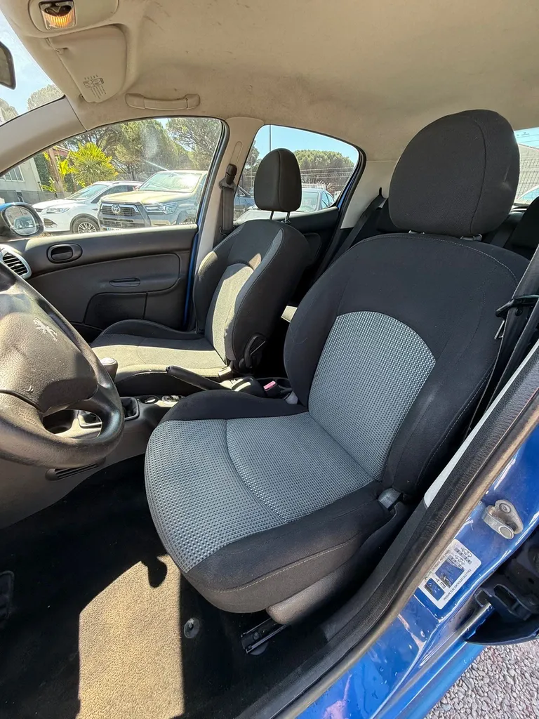PEUGEOT 206 + 1.4 L 75CV