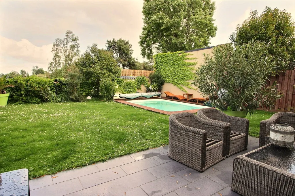 maison de standing avec piscine à vendre pessac