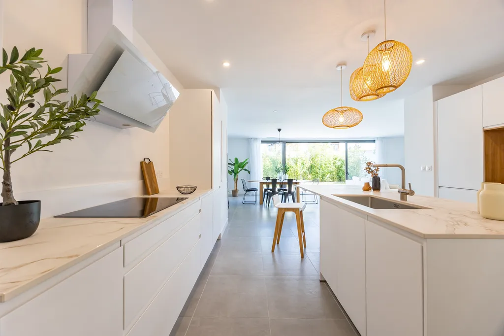 Acheter une Maison contemporaine plain-pied  Mérignac secteur Saint Augustin/Mondésir limite Bordeaux 141m2 4 chambres dont une suite parentale jardin stationnement