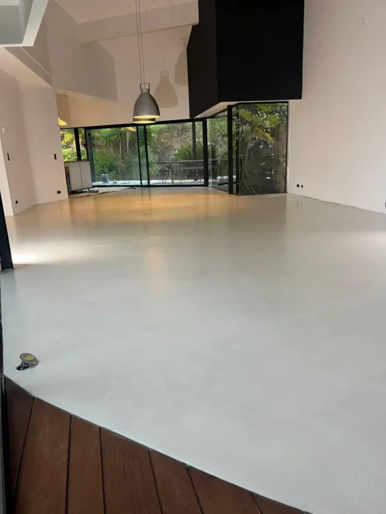 Réalisation sol en Béton ciré du coté de Toulon