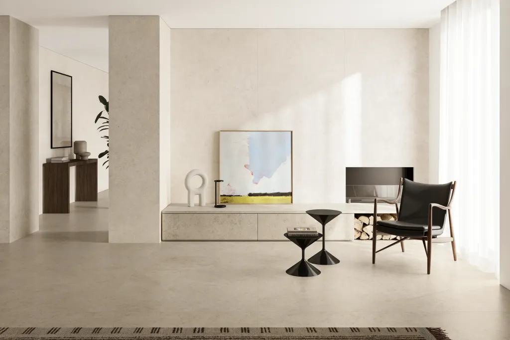 À Yvetot, le format 100x100 cm LANDSTONE apporte structure et équilibre dans les bureaux modernes.