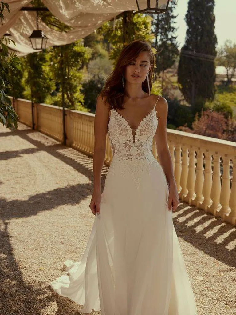 Robe fluide avec dentelle à Plan de campagne