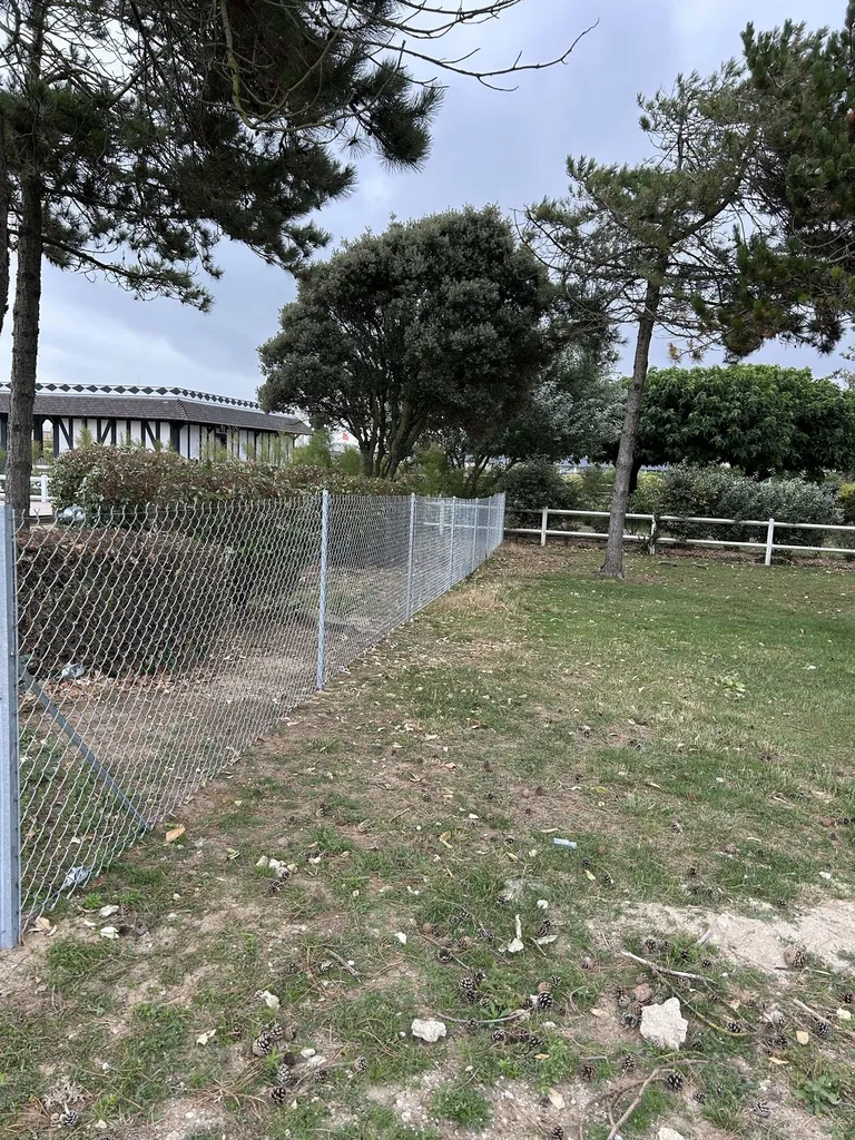 Installation de Clôture grillagée rigide, Panneaux de treillis soudé et Aménagements de limites de propriété à Bourg Achard dans l'Eure 27 et ses communes proches du Roumois