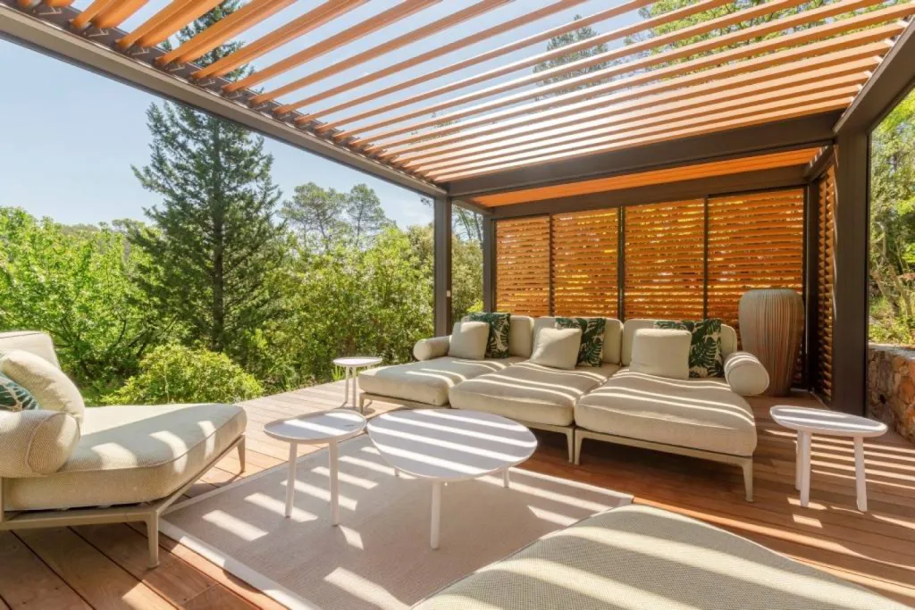Pergola bioclimatique sur mesure dans le PACA