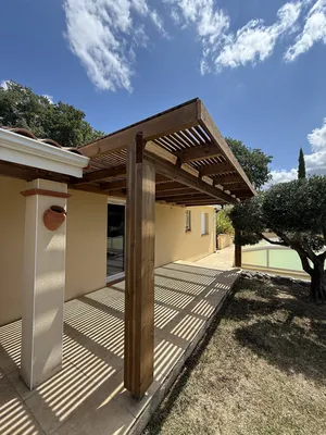REALISATION D'UNE PERGOLA EN BOIS SUR LA COMMUNE DE BEAUMONT SUR LEZE