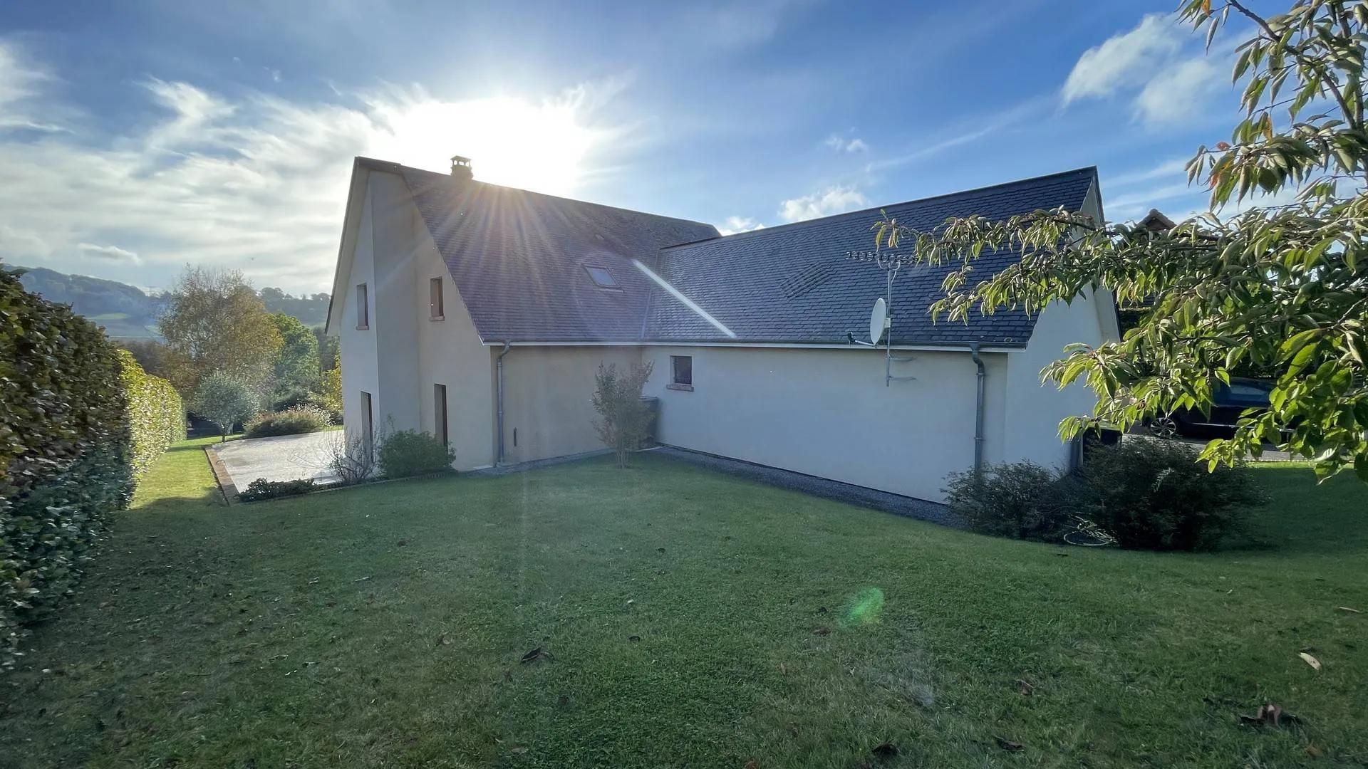 Maison d’architecte de 168.93 m², située à proximité de la commune d'envermeu et de ses commerces, sur son terrain de 2 500 m², Seine Maritime, 76