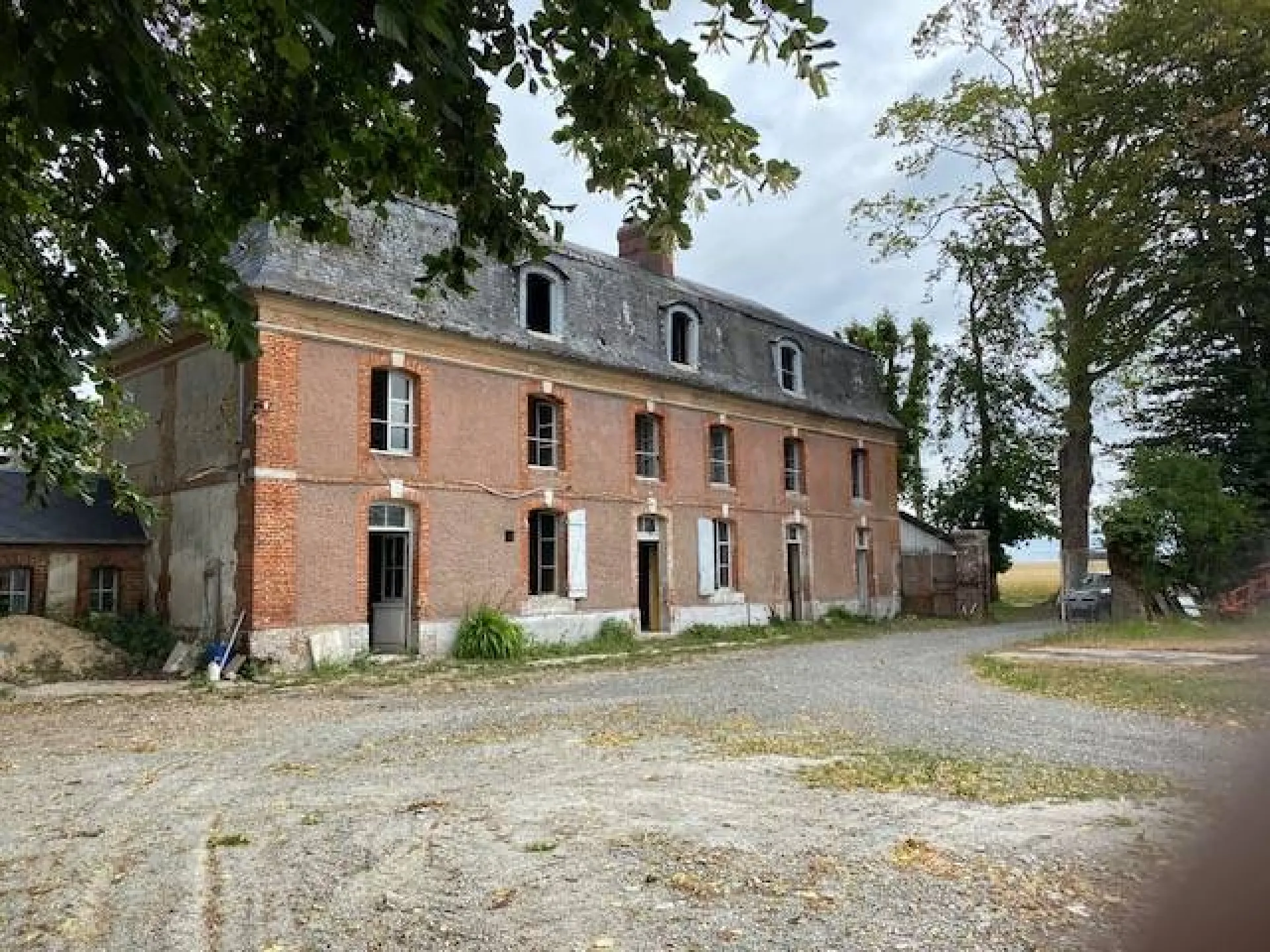 maison a rénover 27370