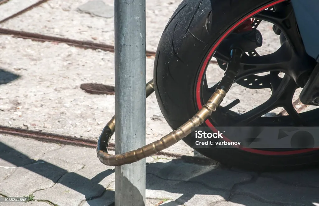 Découpage chaine antivol moto sur Marseille