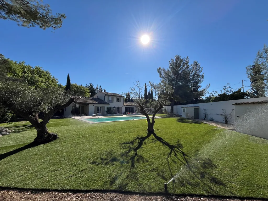 Les avantages et les inconvénients de l'arrosage automatique par rapport à l'arrosage manuel à Bouc Bel Air