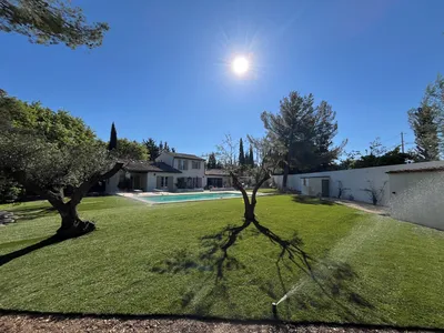 Les avantages et les inconvénients de l'arrosage automatique par rapport à l'arrosage manuel à Bouc Bel Air