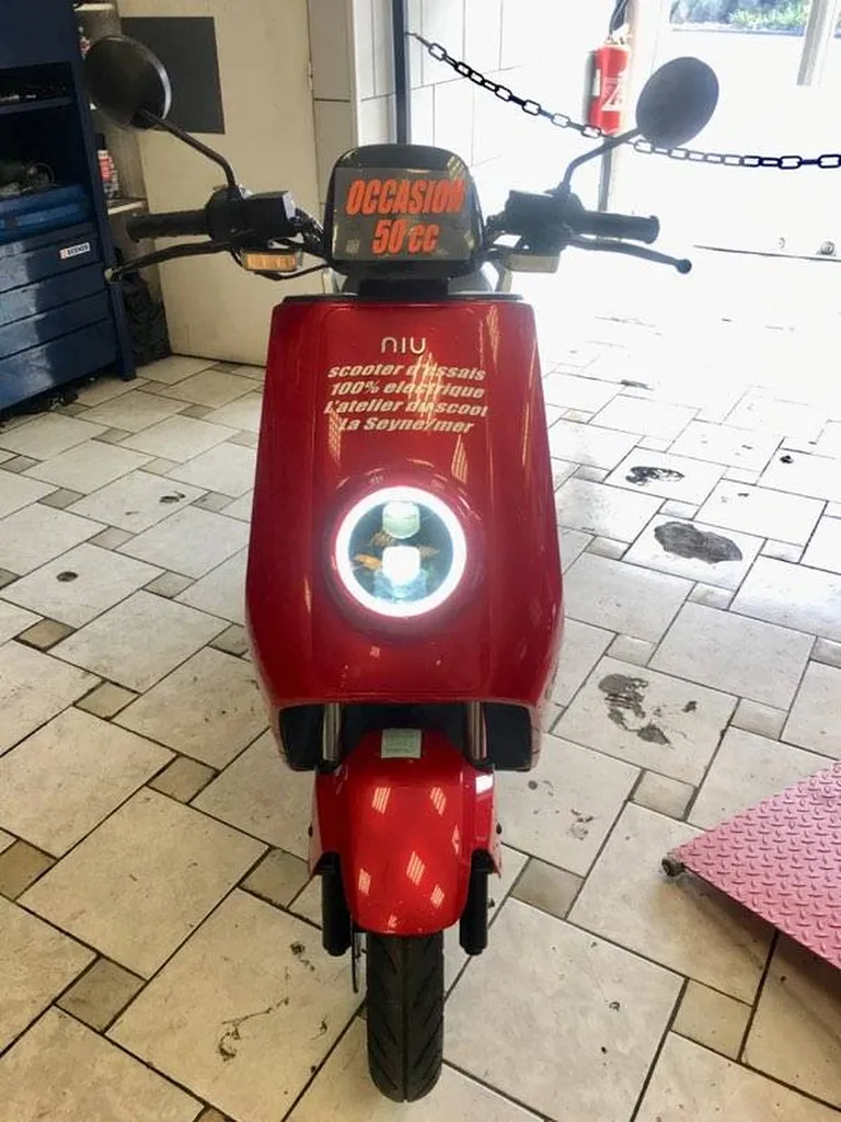 SCOOTER 50CC ELECTRIQUE OCCASION SIX FOURS LES PLAGES