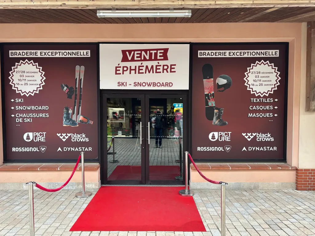Habillage extérieur d'une boutique éphémère à Toulouse