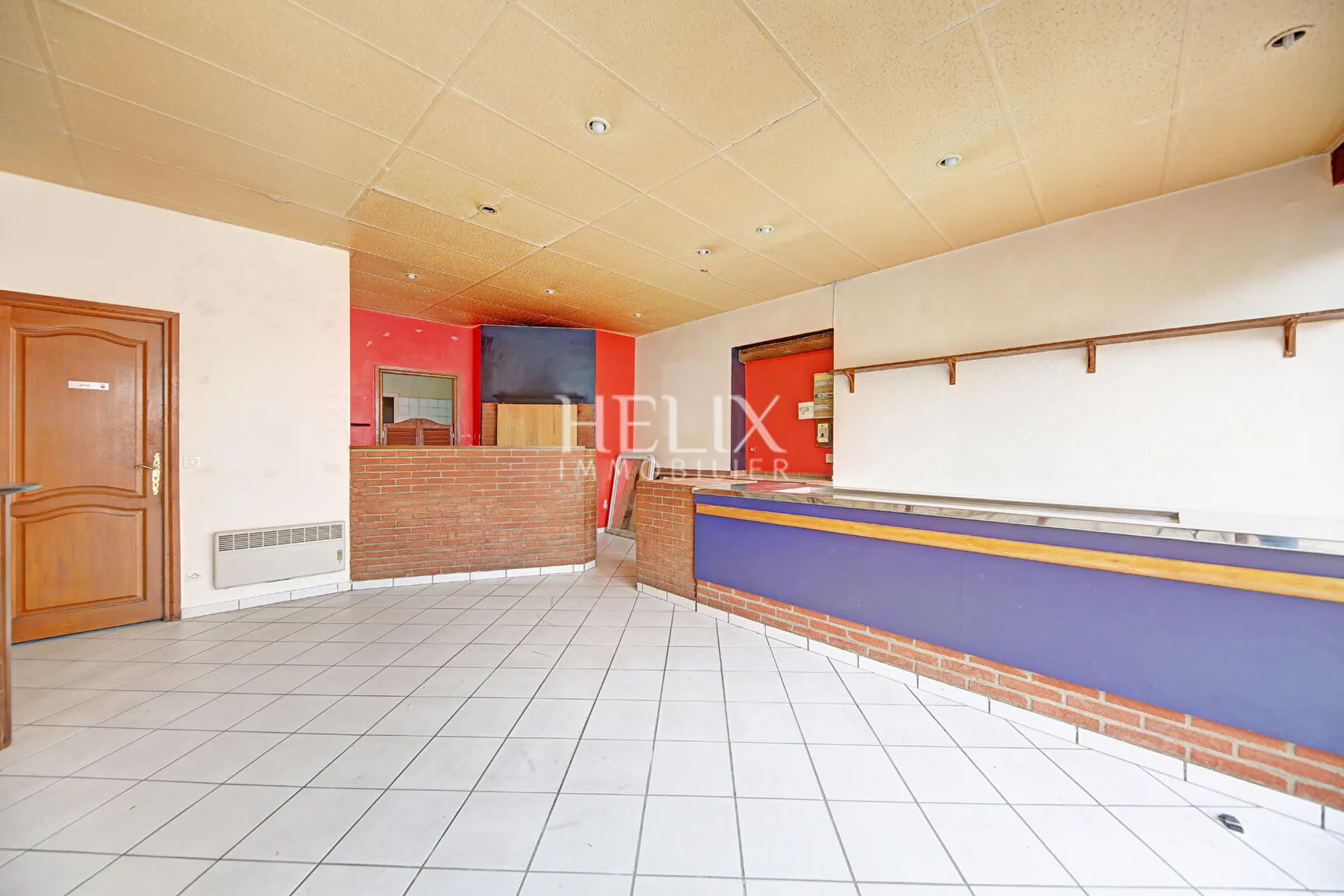 Immeuble à Vendre dans le centre ville de Montesson avec deux commerces