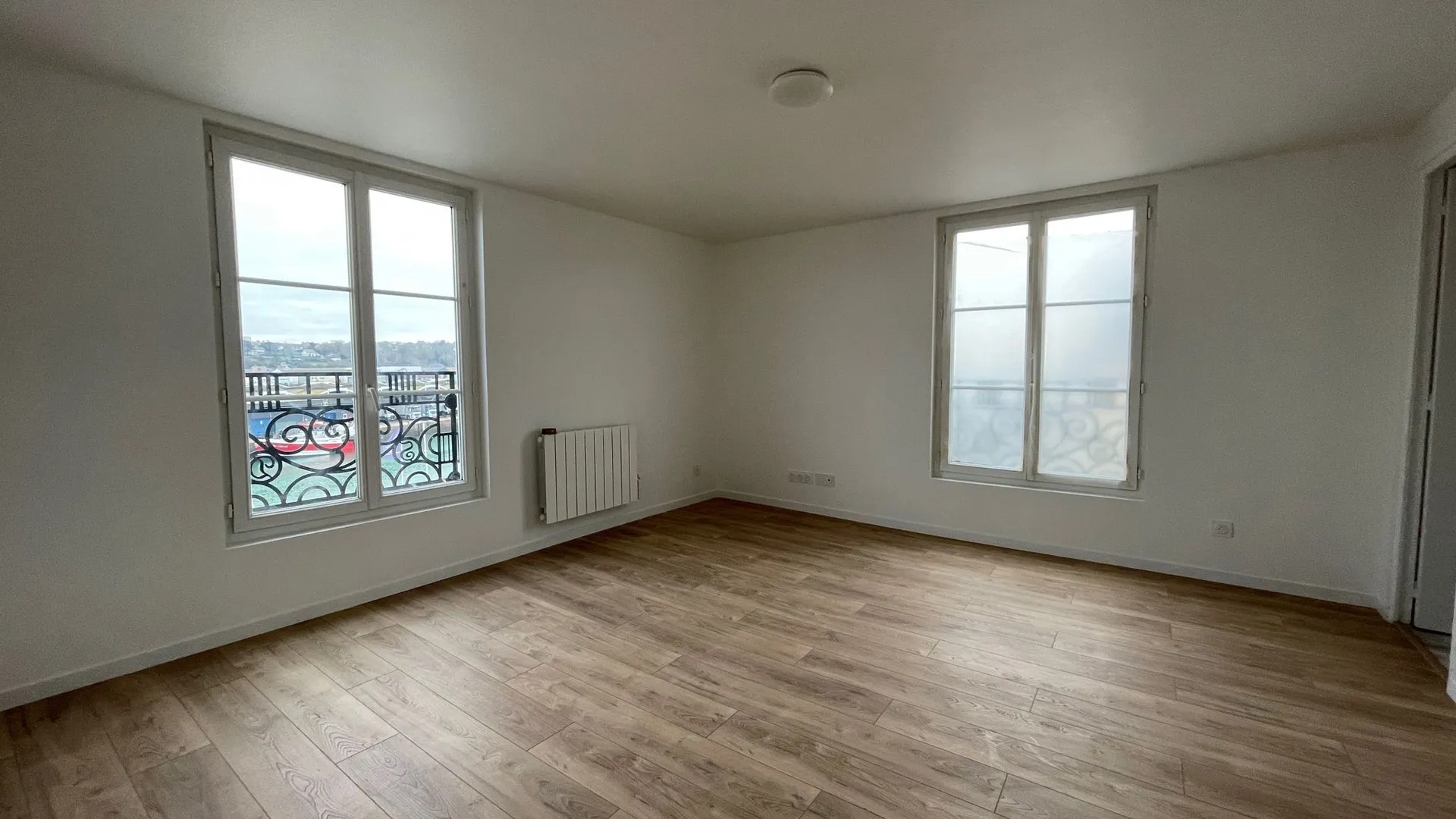 Ensemble de 3 appartements loués avec vue port, proche de la gare – Centre-ville de Dieppe, Normandie 76.