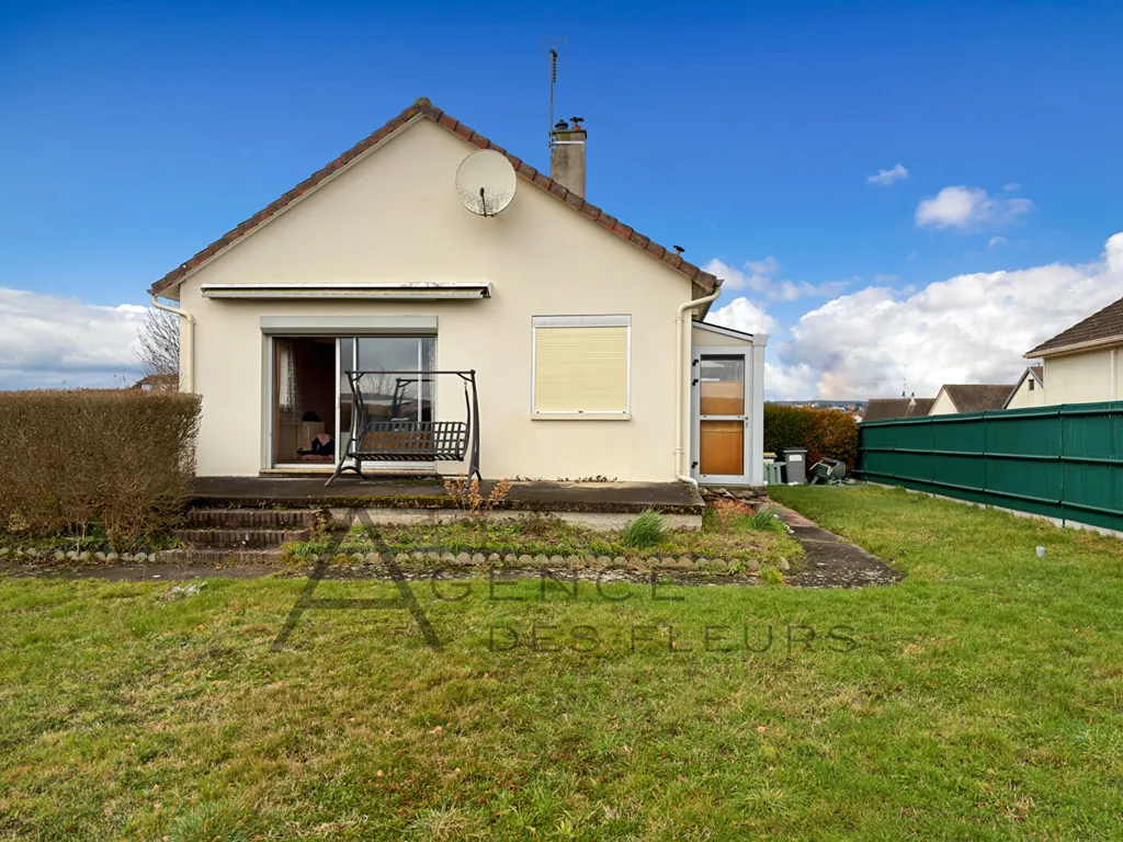 A vendre, maison à rénover de 74m² sur un terrain de 662m² située à Saint-Pierre-les-Elbeuf