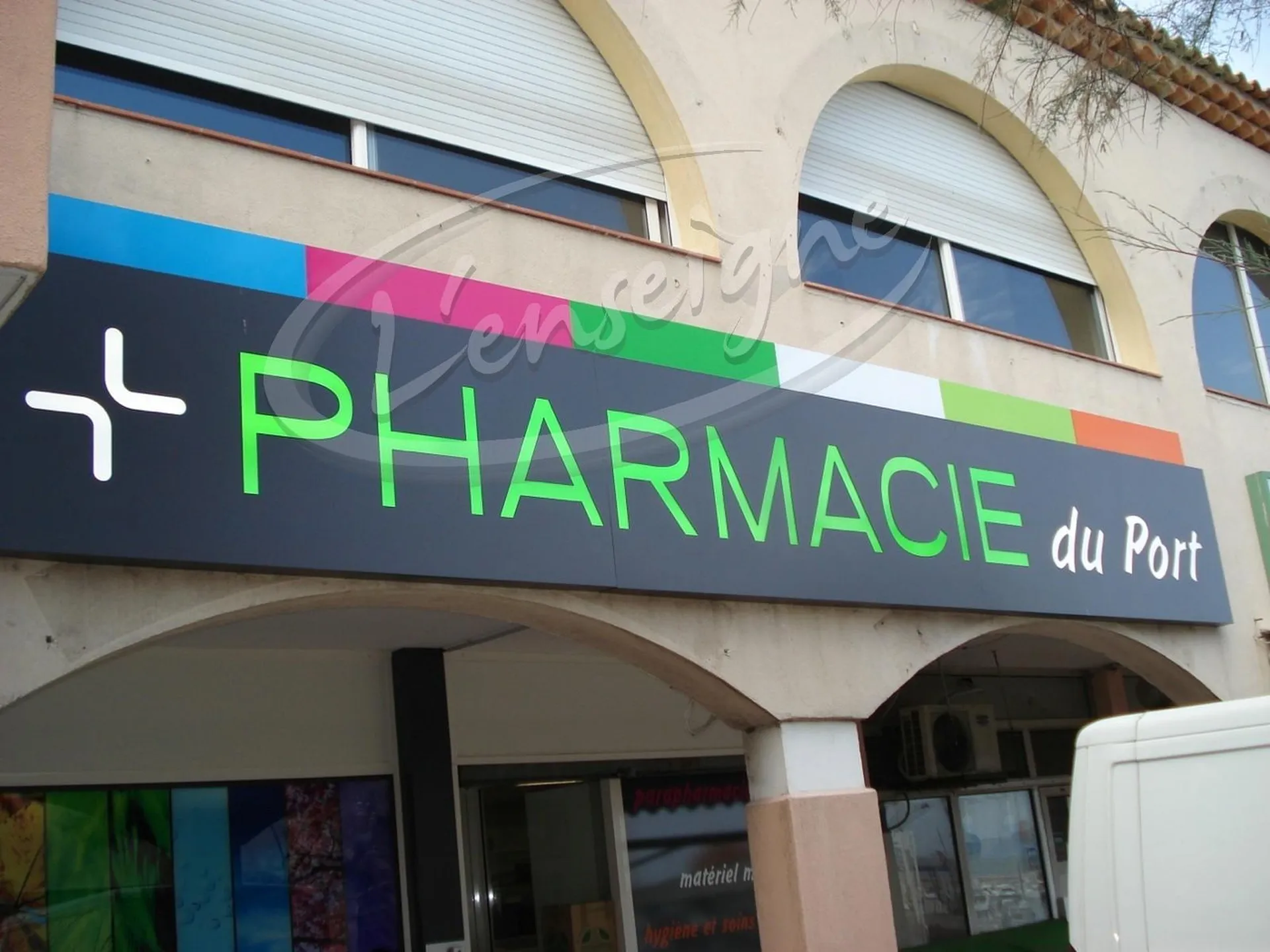 Enseigne pharmacie Carry le rouet