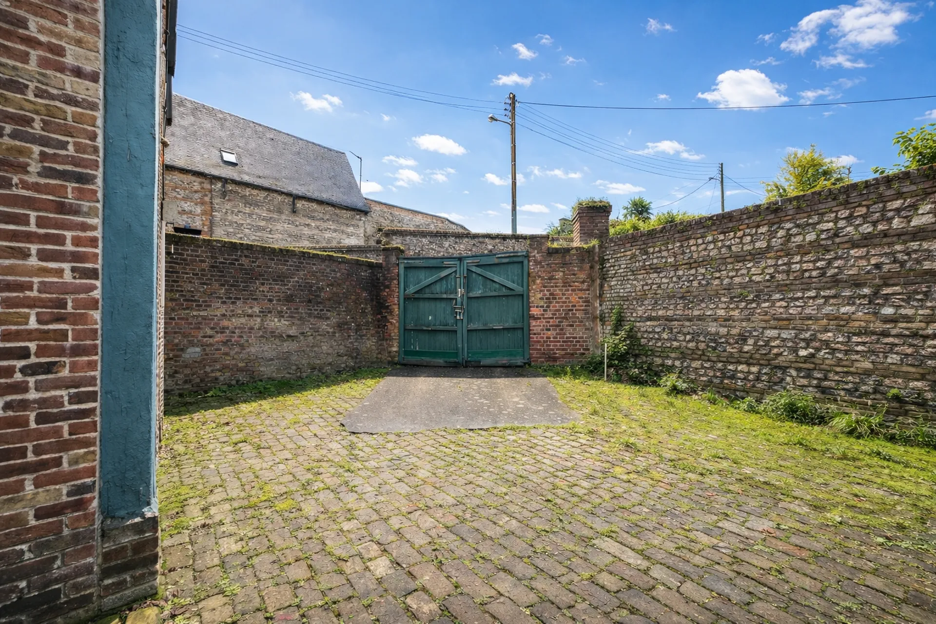 Appartement d’exception avec cour privative et garage – Centre-ville de Dieppe – Normandie – France