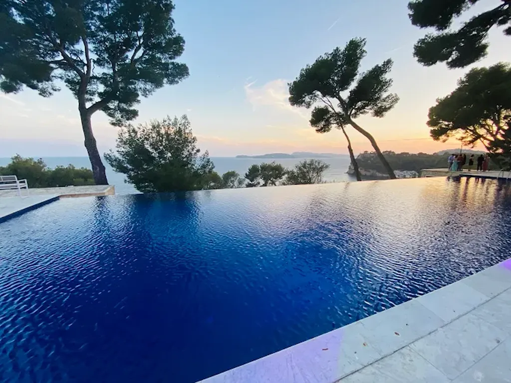 Le Domaine Rocabella : L’exclusivité d'une eemeure privée face à la Méditerranée