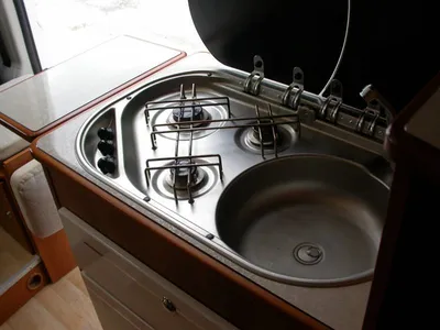 VEND FOURGON RAPIDO VAN 53