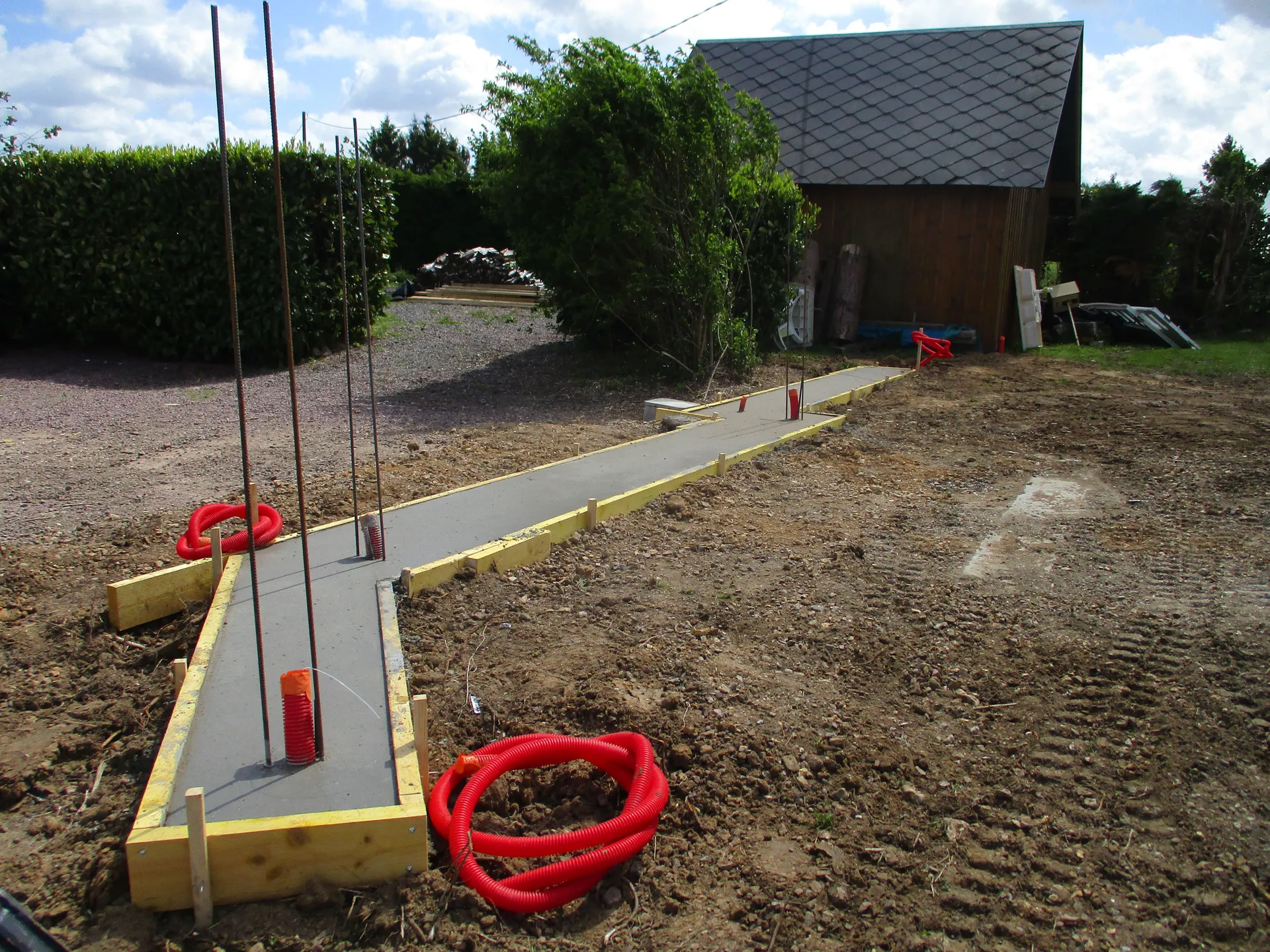 Installation de Murs de clôture, Fondations de portails et Travaux de Maconnerie à Cormeilles dans l’Eure 27 et ses Alentours
