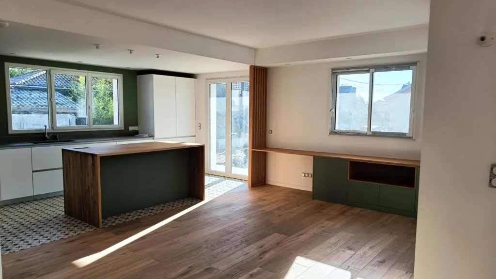 PLAN DE TRAVAIL CUISINE EN CHÊNE À ANDERNOS