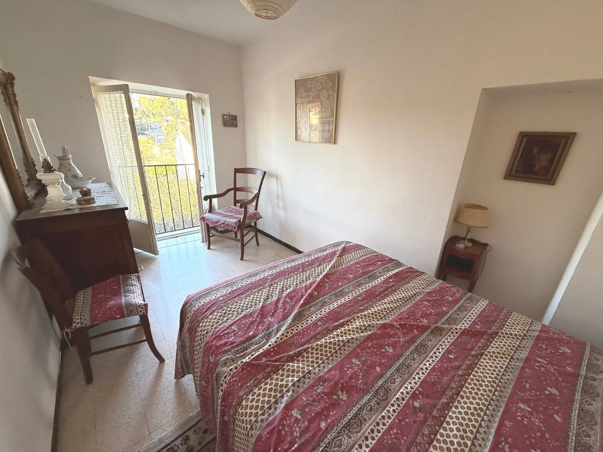 Maison de campagne de Type 3 Roquefort la Bédoule rare à la vente dans un quartier recherché au calme, cadre champêtre