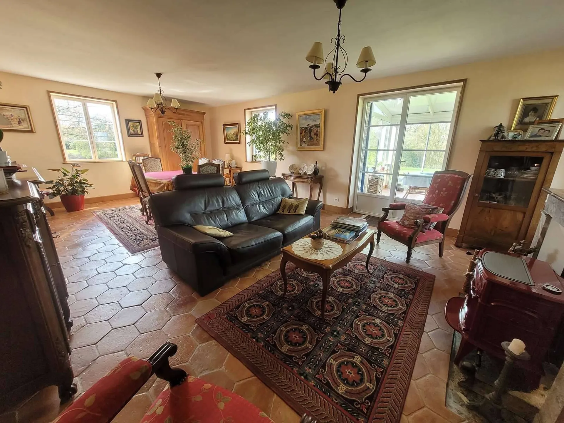 A VENDRE PROPRIETE AVEC 18HA de TERRAIN, entre LISIEUX 14100 et LIVAROT 14140