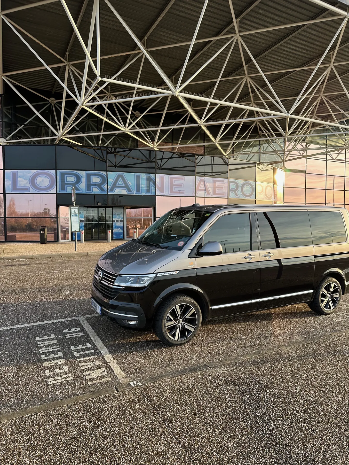 Service haut de gamme à Nancy: véhicule confortable, chauffeur expérimenté pour transfert aéroport ou gare TGV