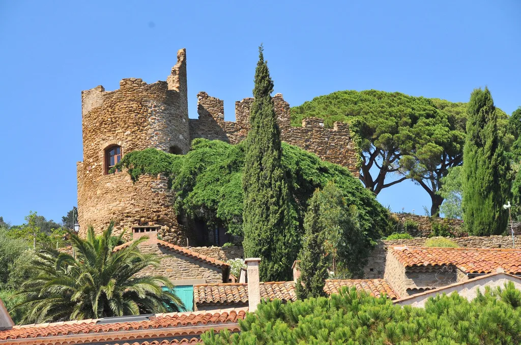Le printemps à Bormes L'hôtel idéal pour vos vacances sur la Côte d'Azur
