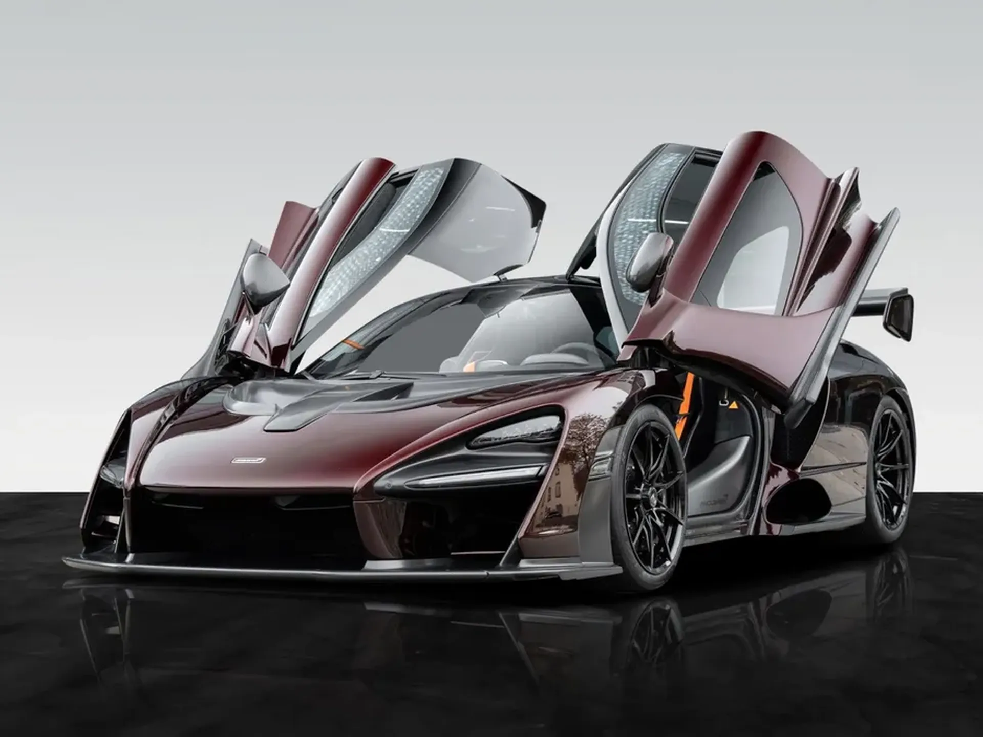 McLaren occasion Bordeaux Asphalte Diffusion vue avant trois quarts supercar prestige