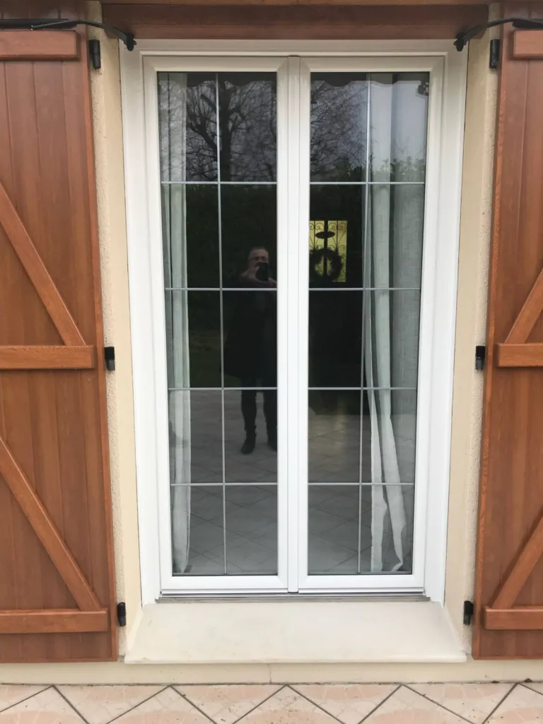 Faire installer des fenêtres en PVC, en aluminium ou en mixte PVC/Alu pour une maison en rénovation proche de Fécamp (76)