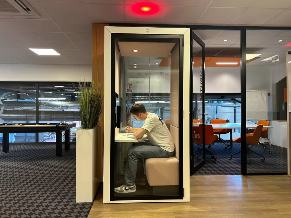 Mobilier acoustique BLABLA CUBE- Cabine individuelle SOLO BUREAU à Marseille 