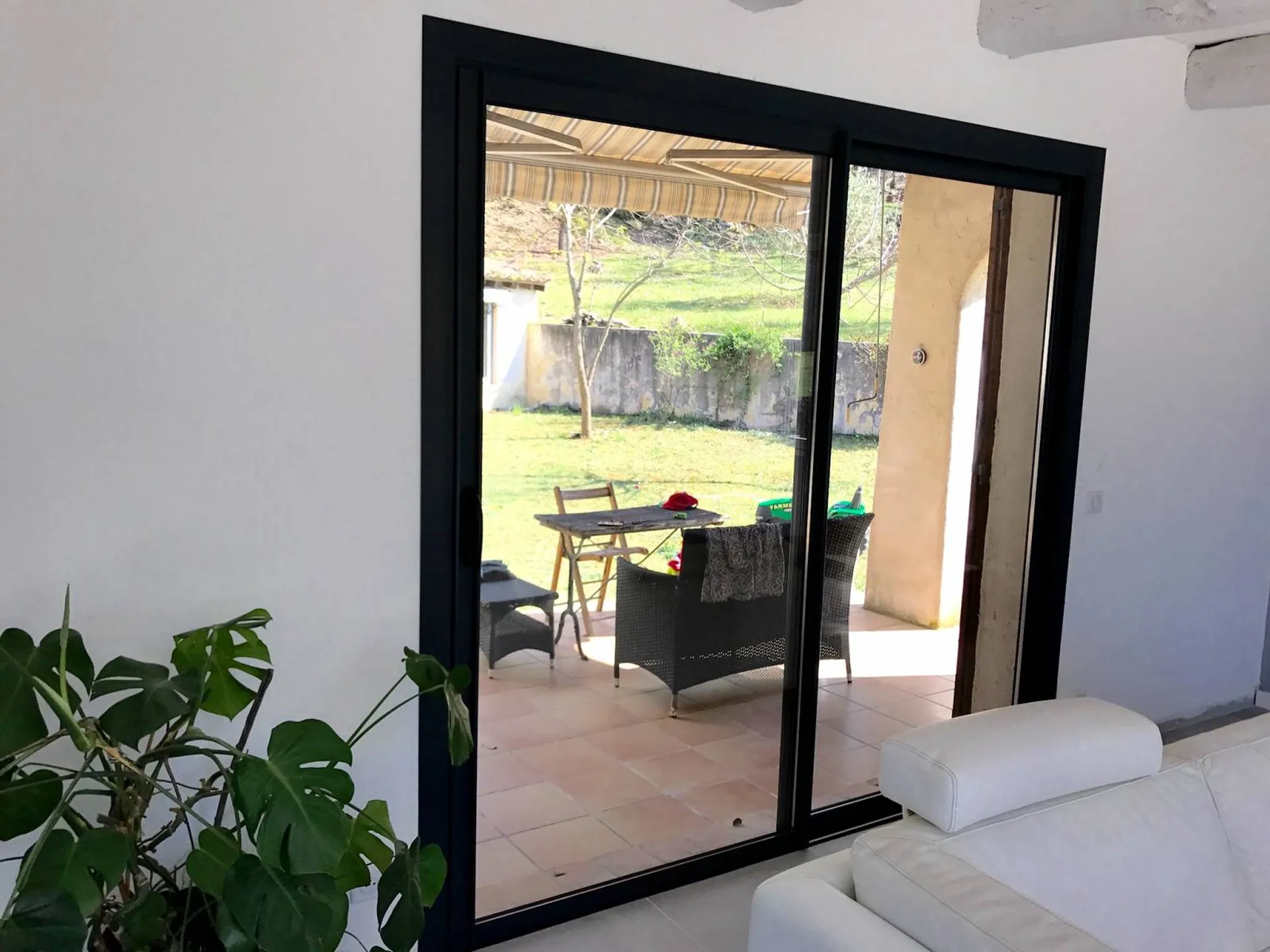 Baie coulissante en Aluminium gris anthracite à Venelles