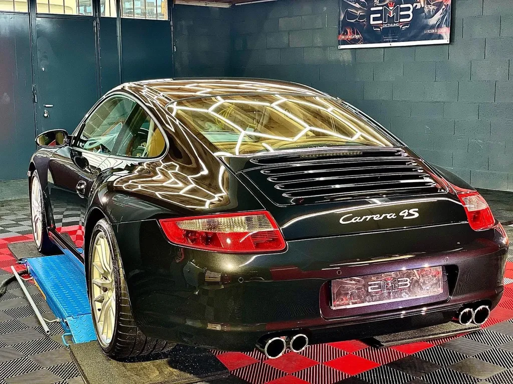 Protection carrosserie Porsche ouest lyonnais traitement céramique Porsche 