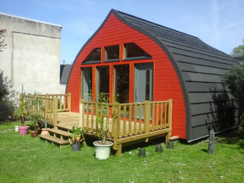 Tuiles GERARD Corona Toit cintré en ogive COCCIBOIS