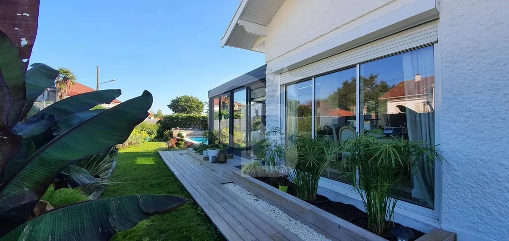 recherche Maison familiale avec jardin et piscine à PESSAC à vendre