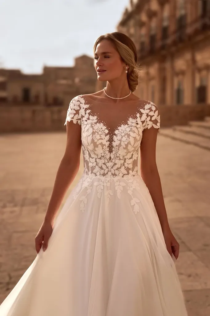 Robe de mariée bohème élégante et florale Marseille