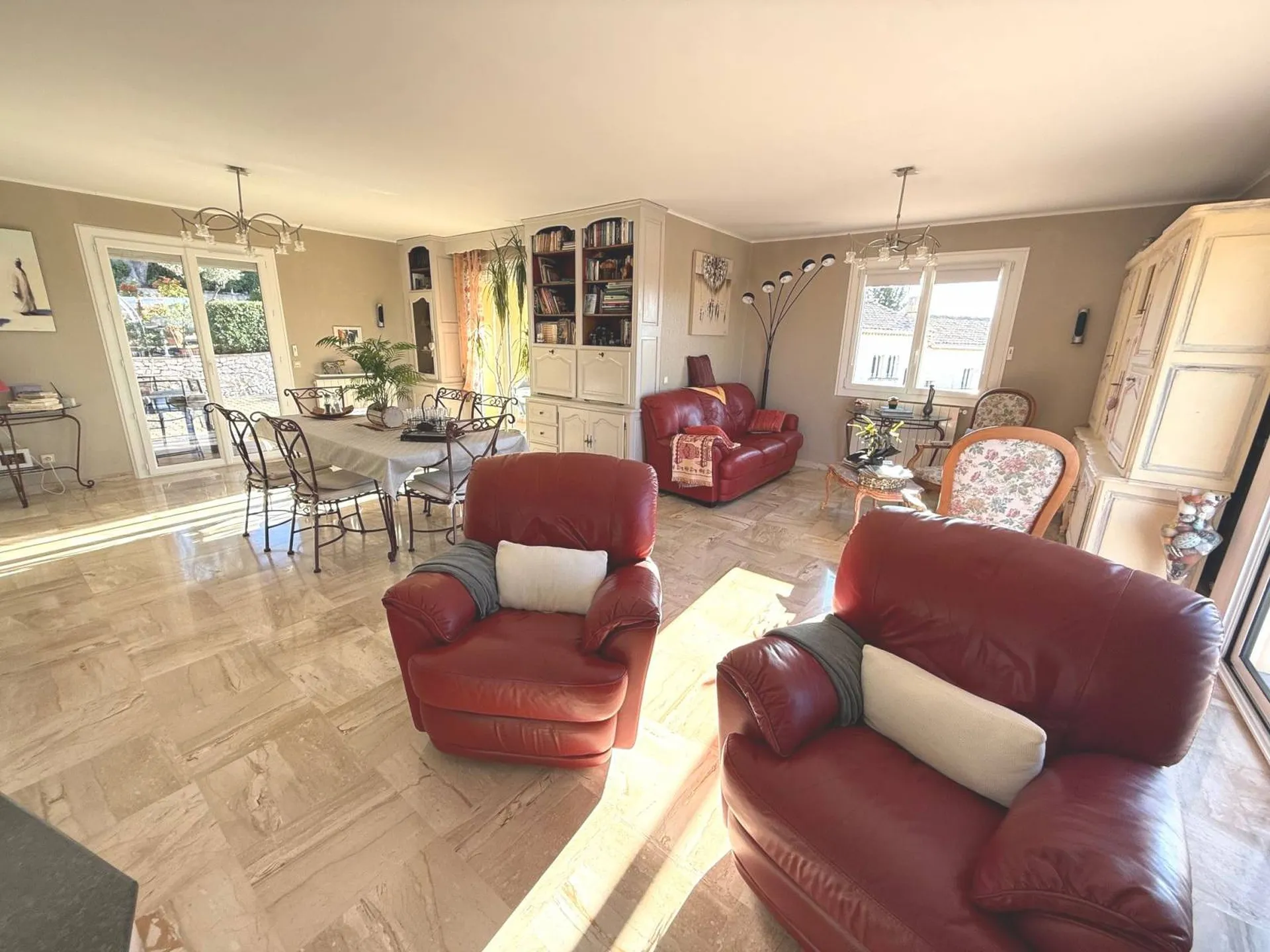 Belle espace de vie pour cette maison à la vente à Carnoux