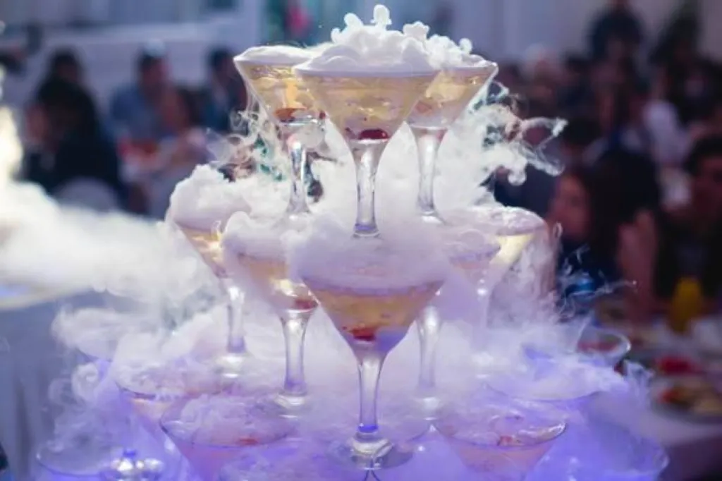Organisation de soirée d'entreprise thème soirée blanche par une agence évènementielle en Gironde à Bordeaux