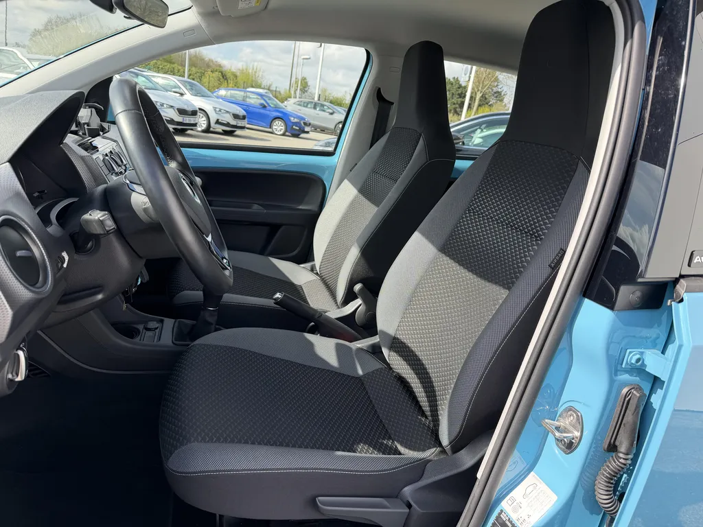 Vente Volkswagen Up! occasion récente proche Le Havre : citadine essence disponible chez Caudebec Automobiles La Frénaye