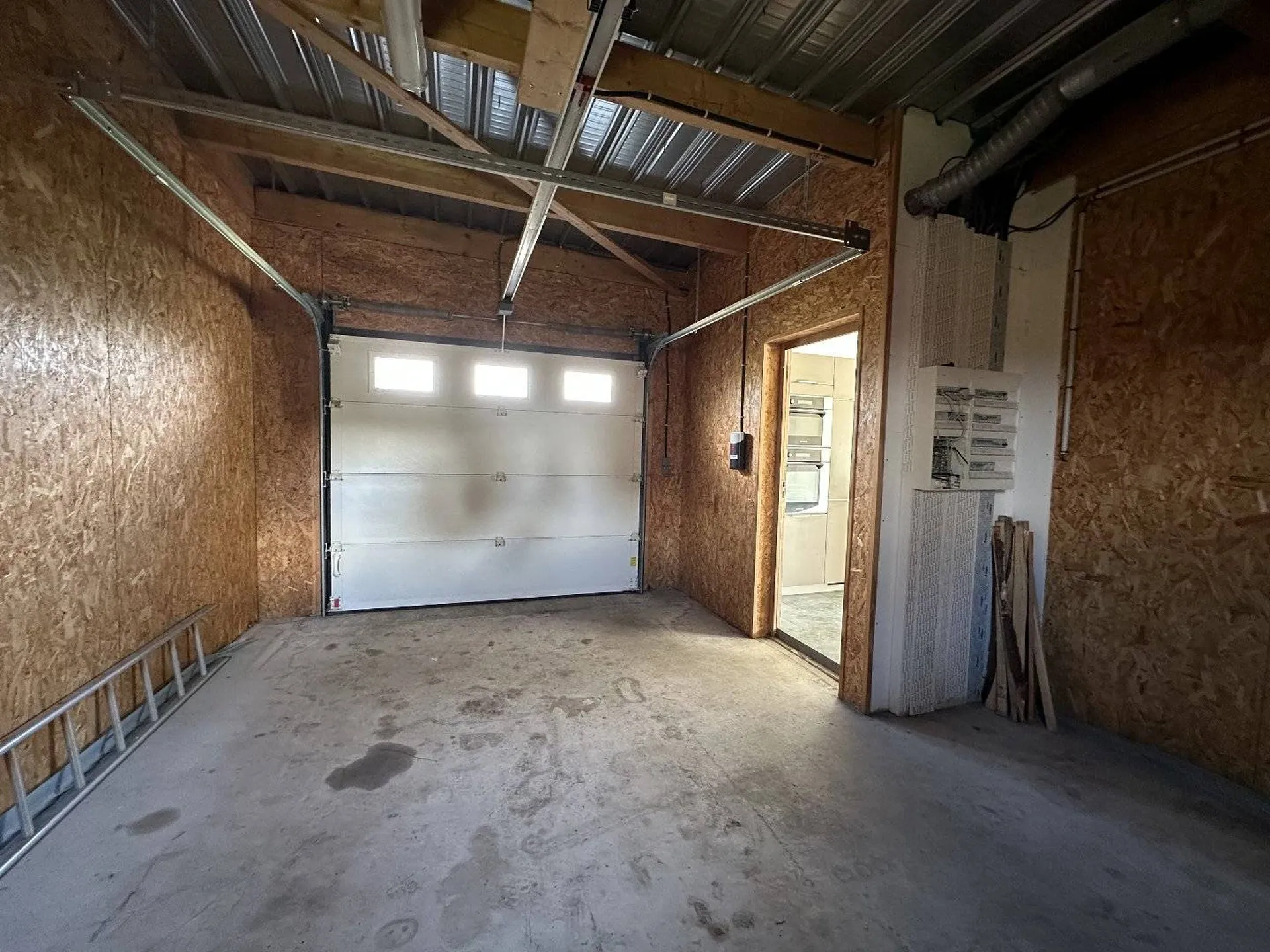 Vends située à Varengeville-sur-Mer en Normandie maison d’architecte de plain-pied au style contemporain d'une superficie de 89.43m² sur un jardin clos et arboré de 2093m².