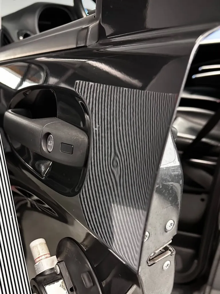 Débosselage sans peinture sur un Mercedes Classe V à Le Mans (72)