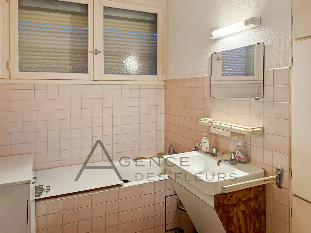 A vendre, maison à rénover de 74m² sur un terrain de 662m² située à Saint-Pierre-les-Elbeuf