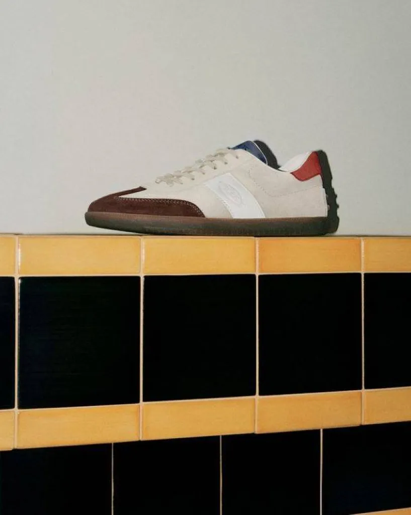 La collection pour homme Tod's Printemps-été 2024  des images de classe et d'élégance à l'italienne.
