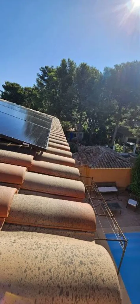 Installation sur mesure de vos panneaux solaires avec batterie de stockage à Marseille dès 8 500€